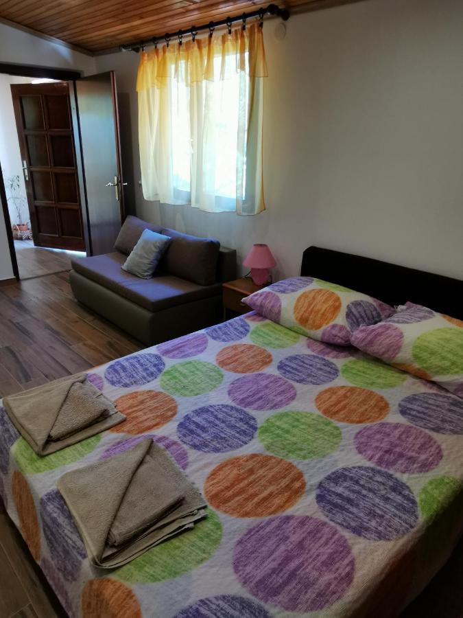 Apartment Kika Ližnjan Exteriör bild